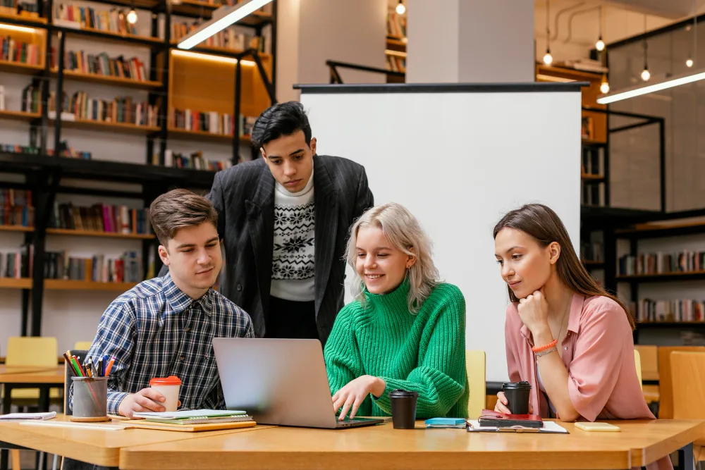 Pell Grant image of student sitting in library